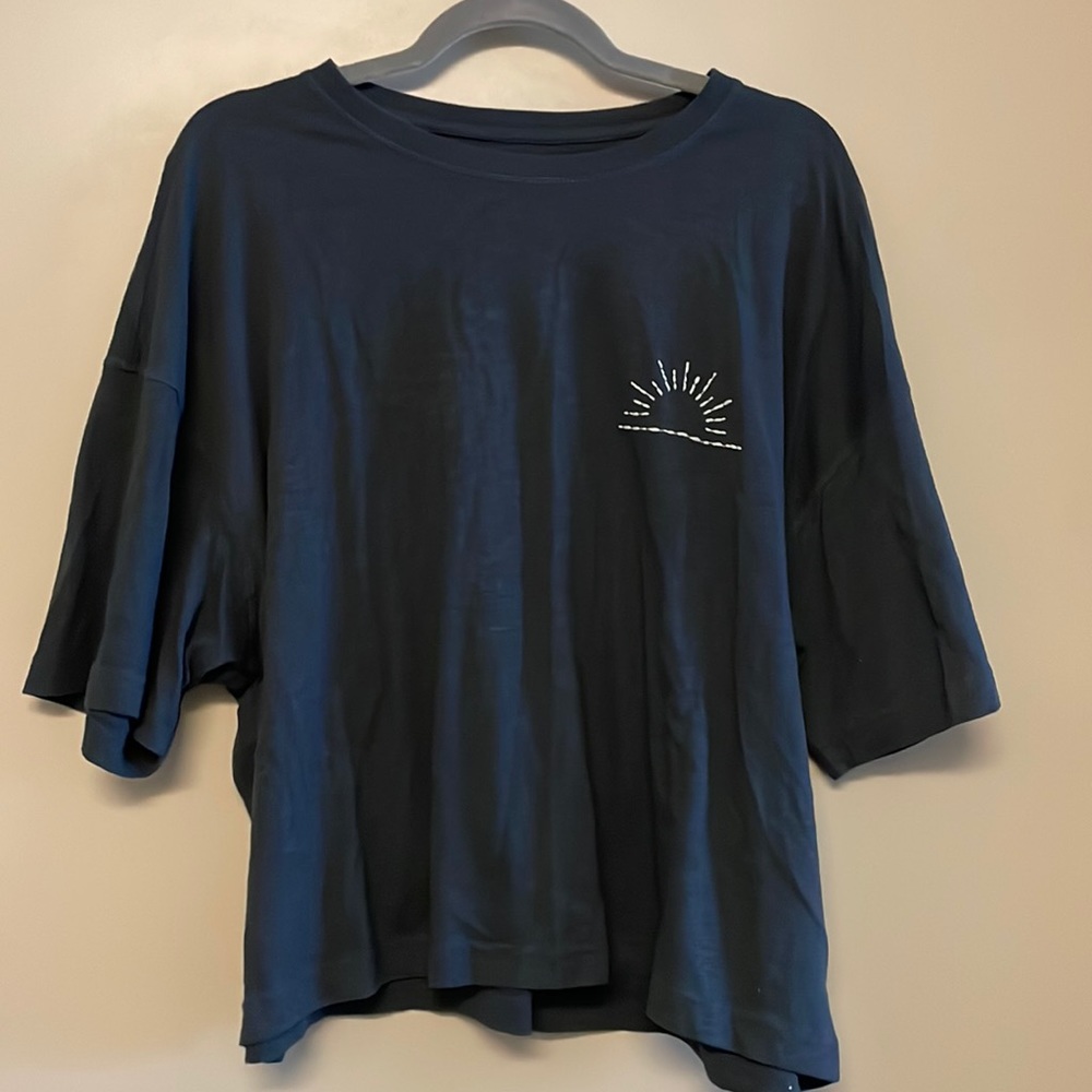 Universal thread washed black boxy crop top size xl